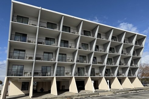 exterior of sea bay hotel in daytime